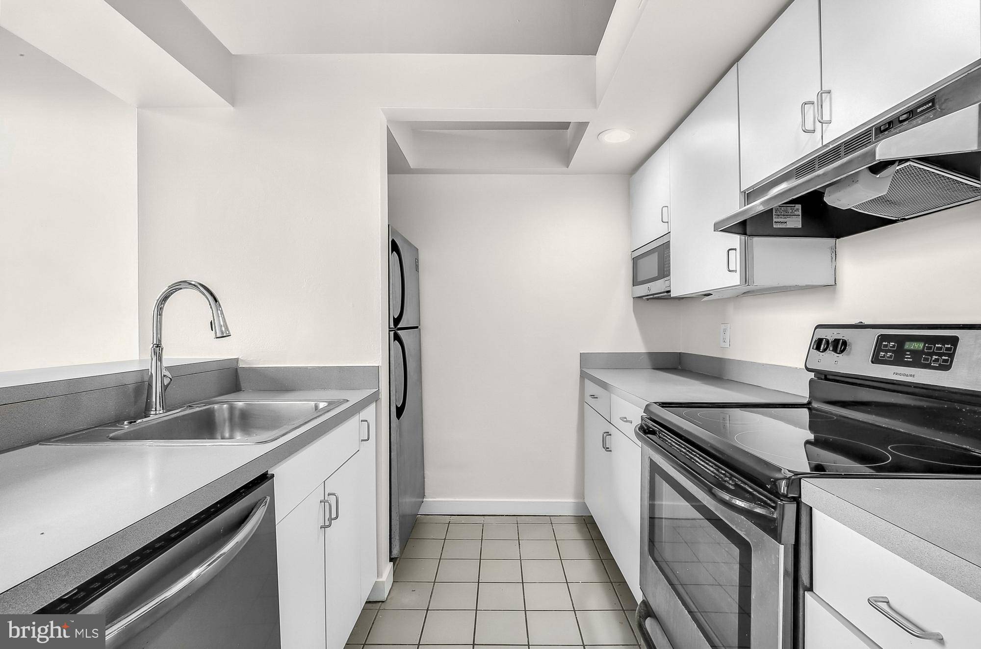 Philadelphia, PA 19106,303 VINE ST #204