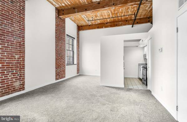 Philadelphia, PA 19106,303 VINE ST #204