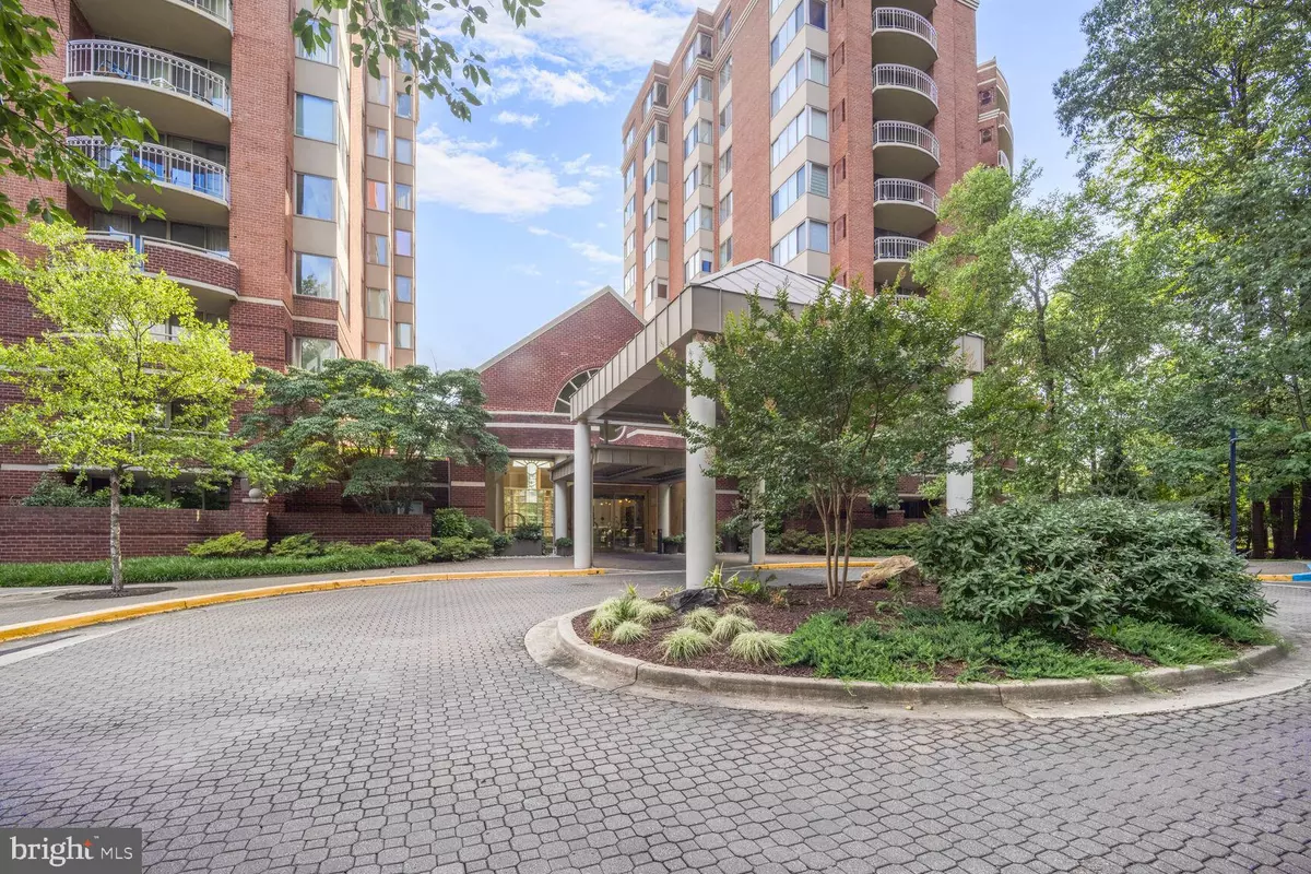 Rockville, MD 20852,5802 NICHOLSON LN #2-L05