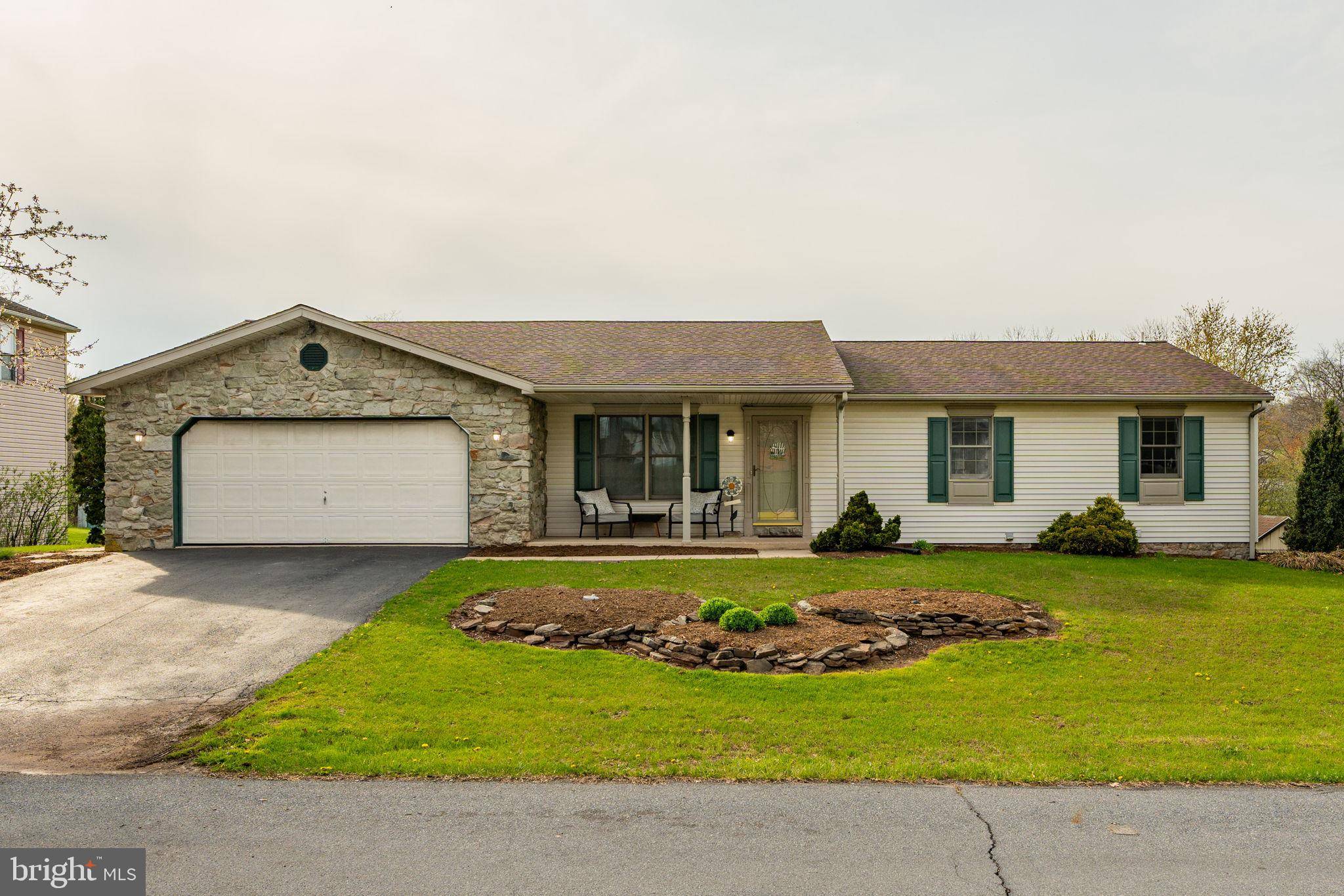 149 COUNTRY DR, Denver, PA 17517