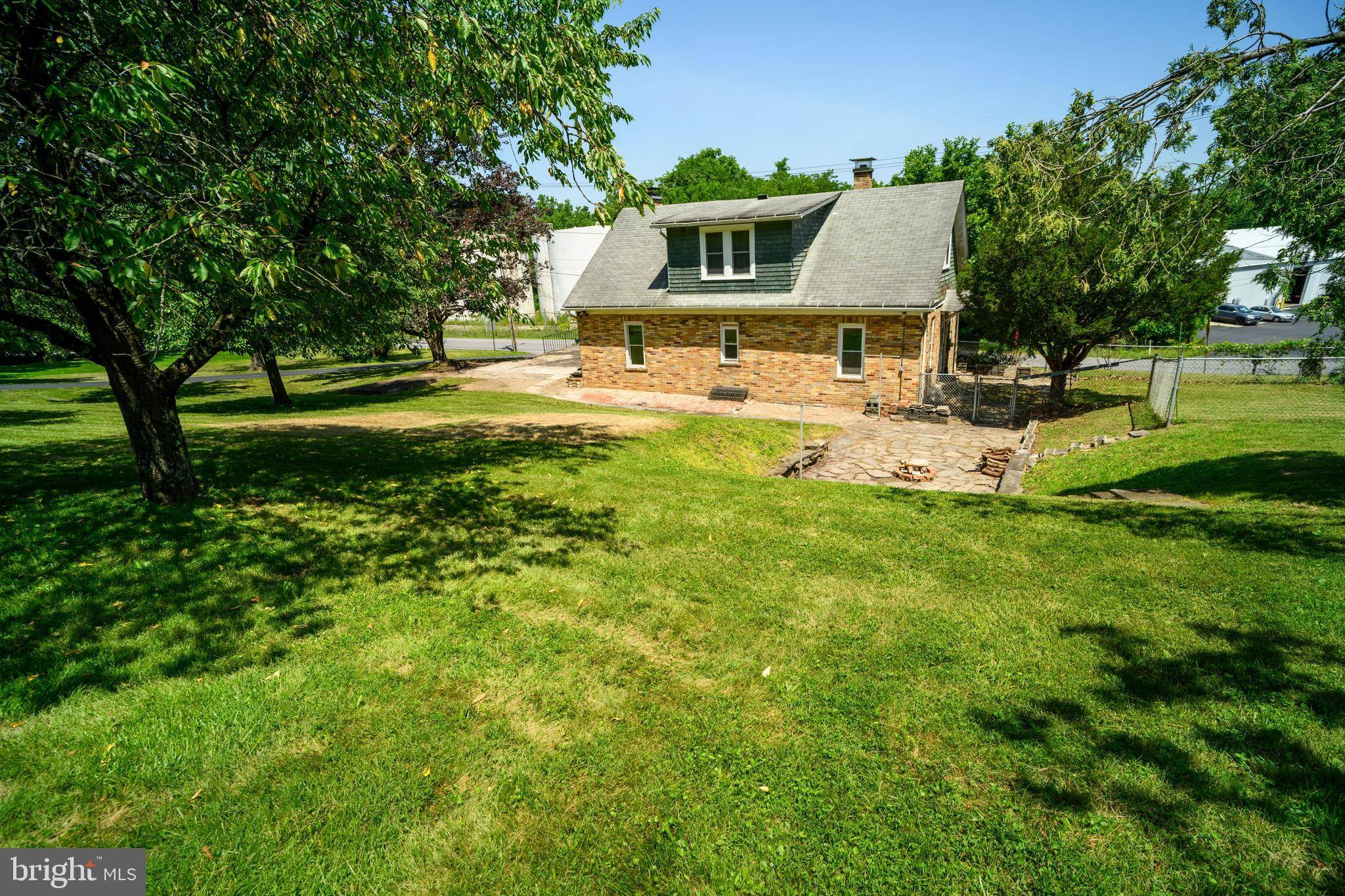 Huntingdon, PA 16652,7392 CROOKED CREEK