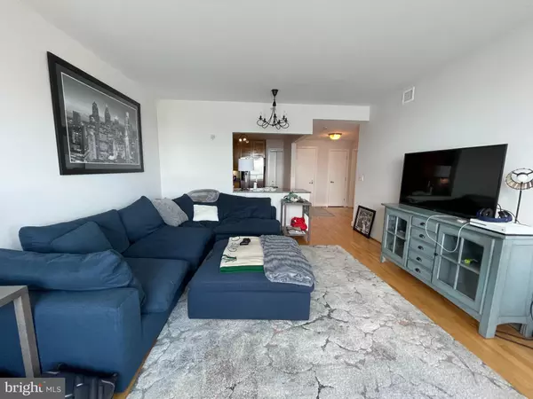 Philadelphia, PA 19147,717 S CHRIS COLUMBUS BLVD #PH11