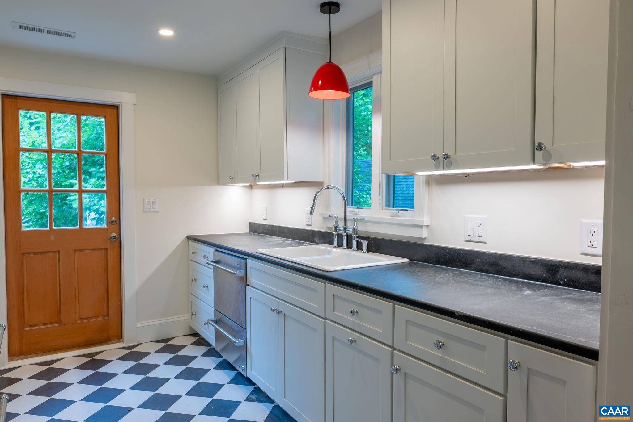 Charlottesville, VA 22902,306 NE 13TH ST