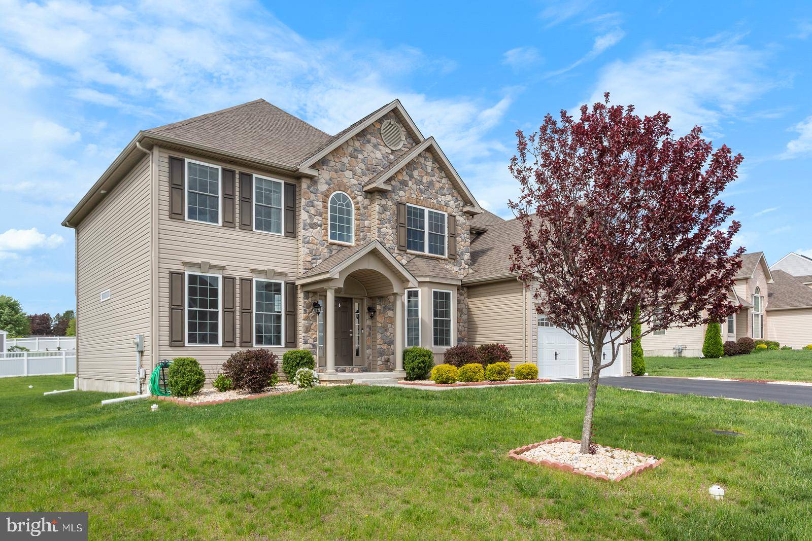 Nazareth, PA 18064,237 DANBURY DR