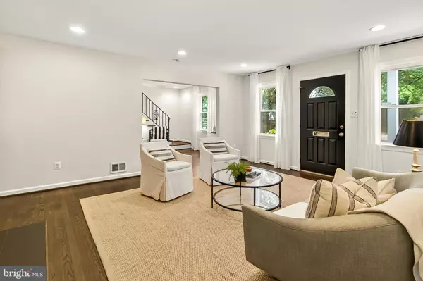 Falls Church, VA 22046,212 W JEFFERSON ST