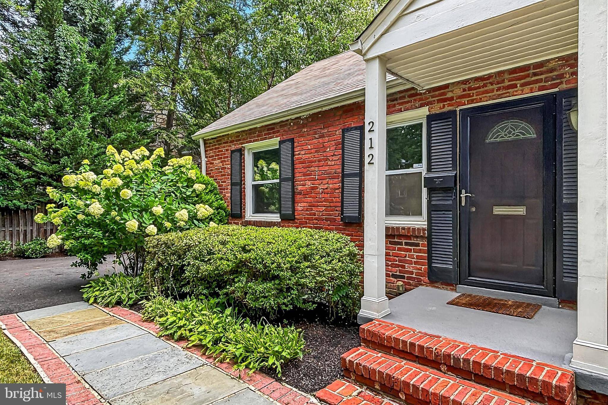 Falls Church, VA 22046,212 W JEFFERSON ST