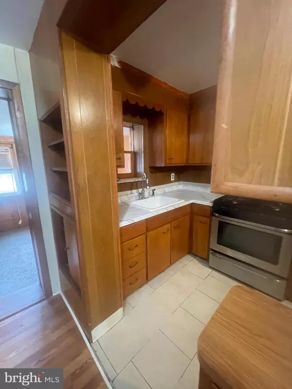Philadelphia, PA 19142,2434 S EDGEWOOD ST