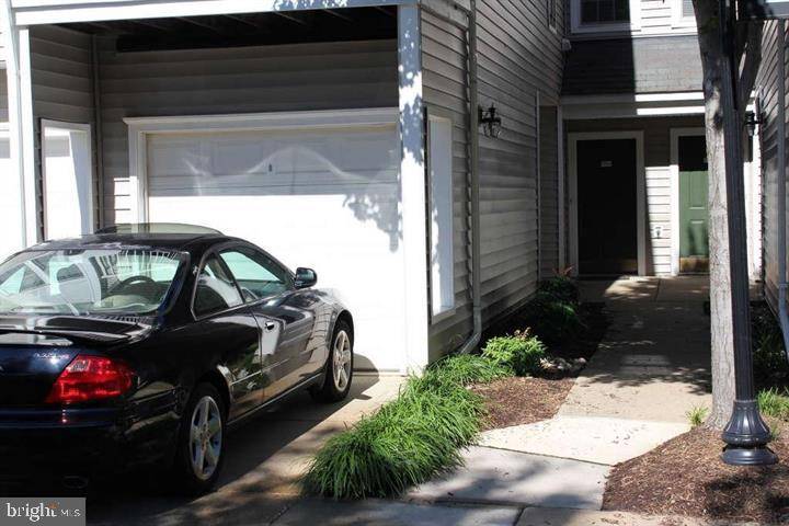 Fairfax, VA 22033,12858 FAIR BRIAR LN #12858
