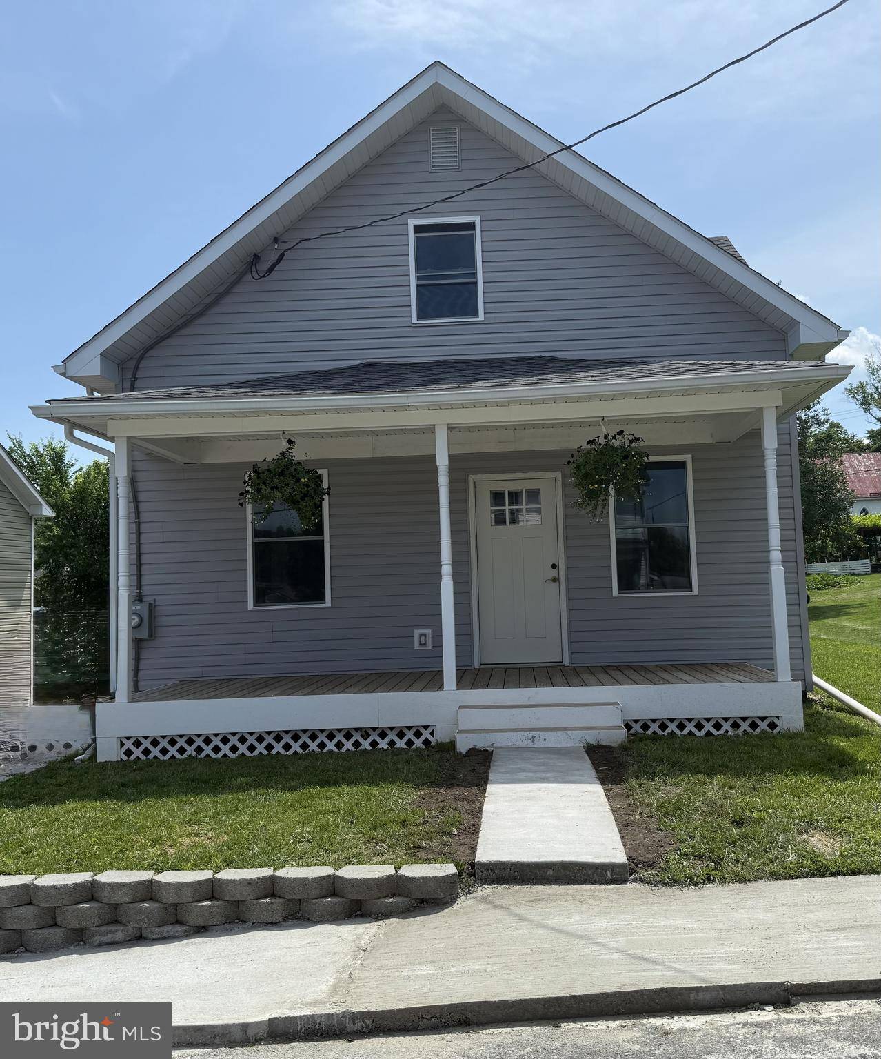 83 JACKSON ST, Paw Paw, WV 25434