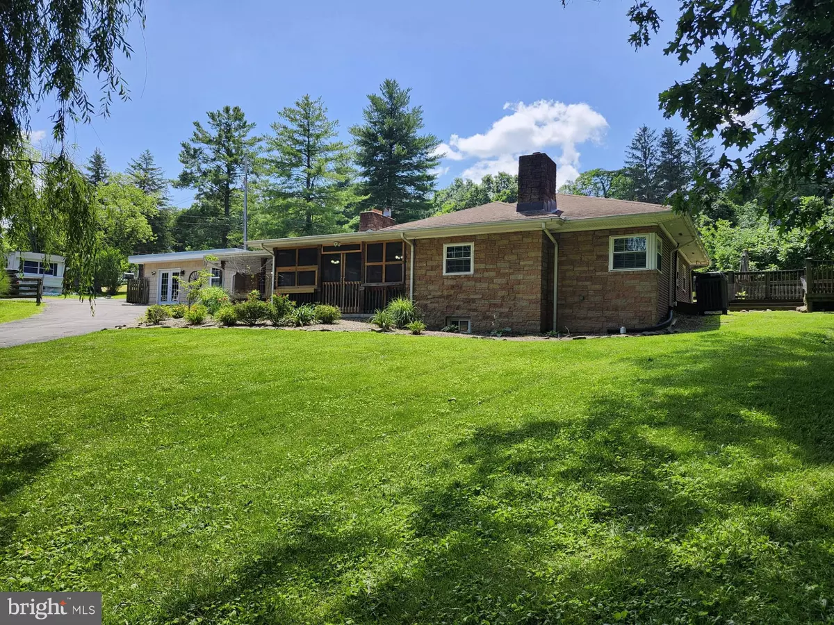 Romney, WV 26757,505 W GRAVEL LN