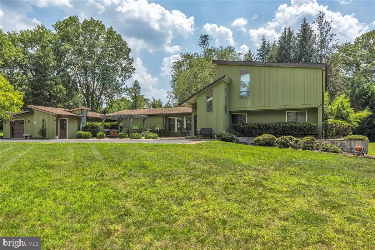 Cherry Hill, NJ 08003,10 MIDDLE ACRE LN