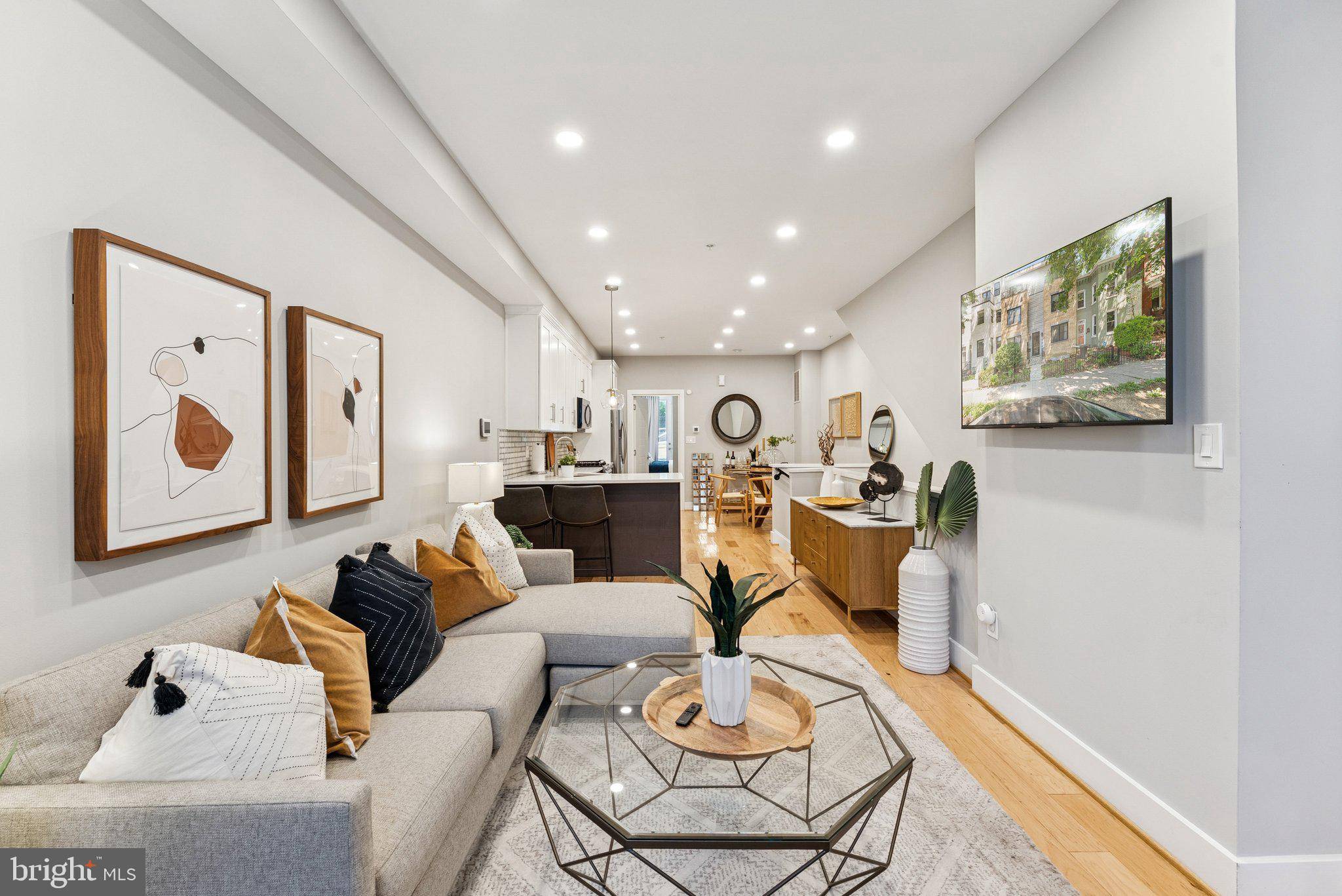 Washington, DC 20002,614 I ST NE #1