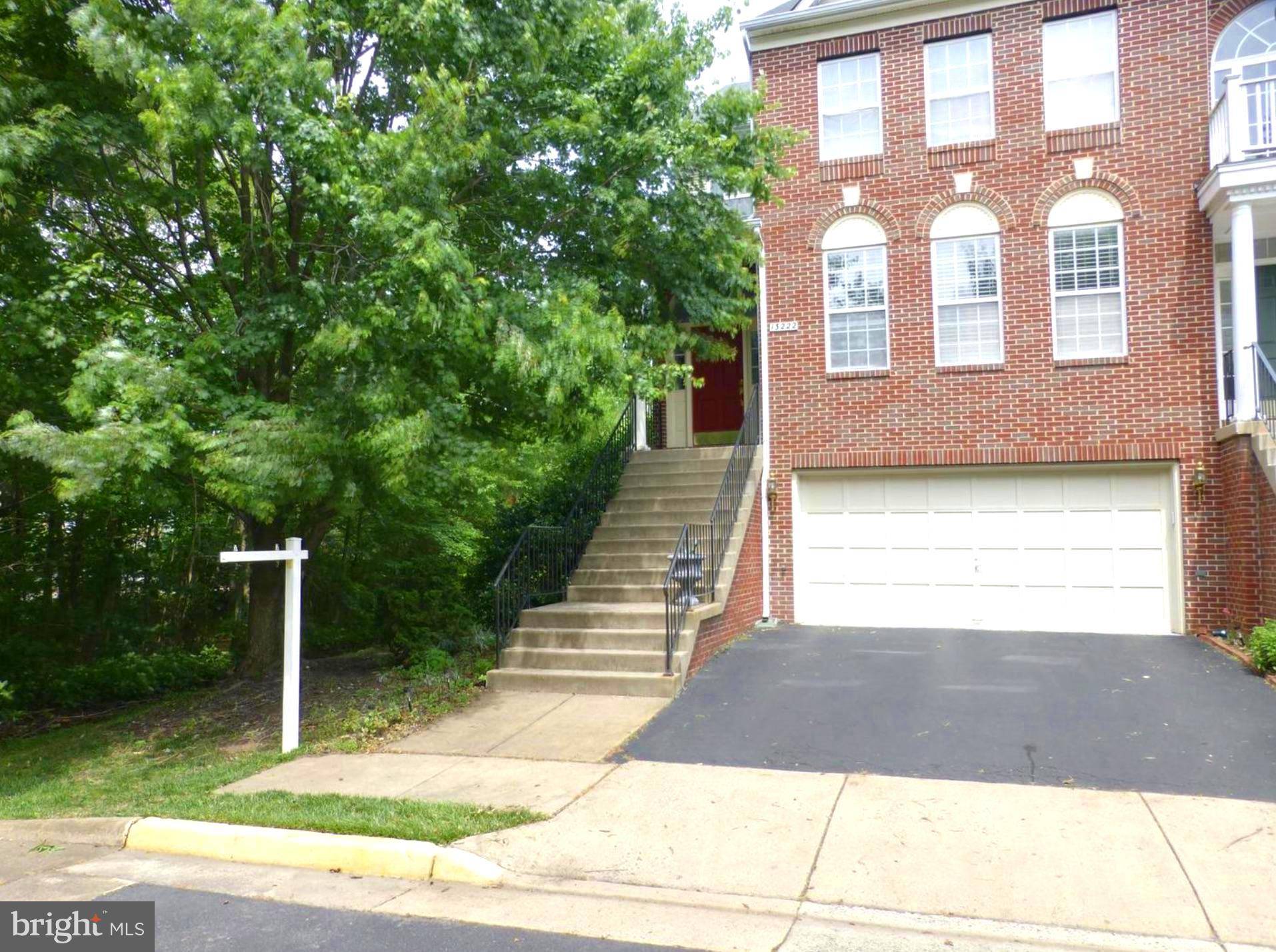 13222 GOOSE POND LN, Fairfax, VA 22033