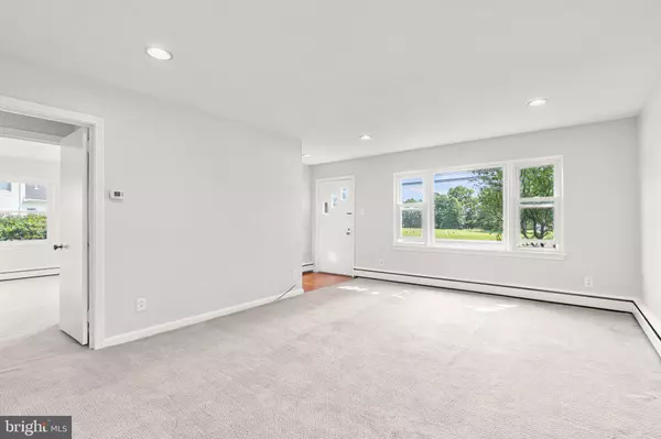 Harrisburg, PA 17112,102 DEAVEN RD