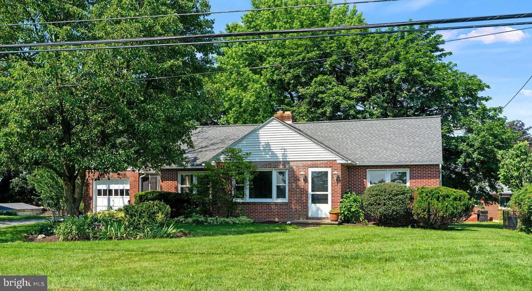 102 DEAVEN RD, Harrisburg, PA 17112