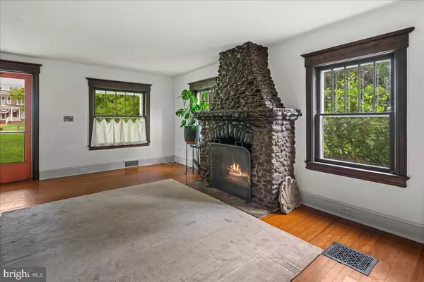Hopewell, NJ 08525,31 E BROAD ST
