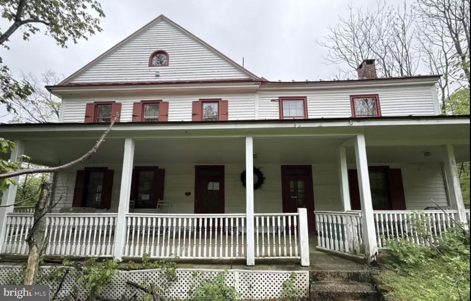 10 KRICKS MILL RD, Womelsdorf, PA 19567