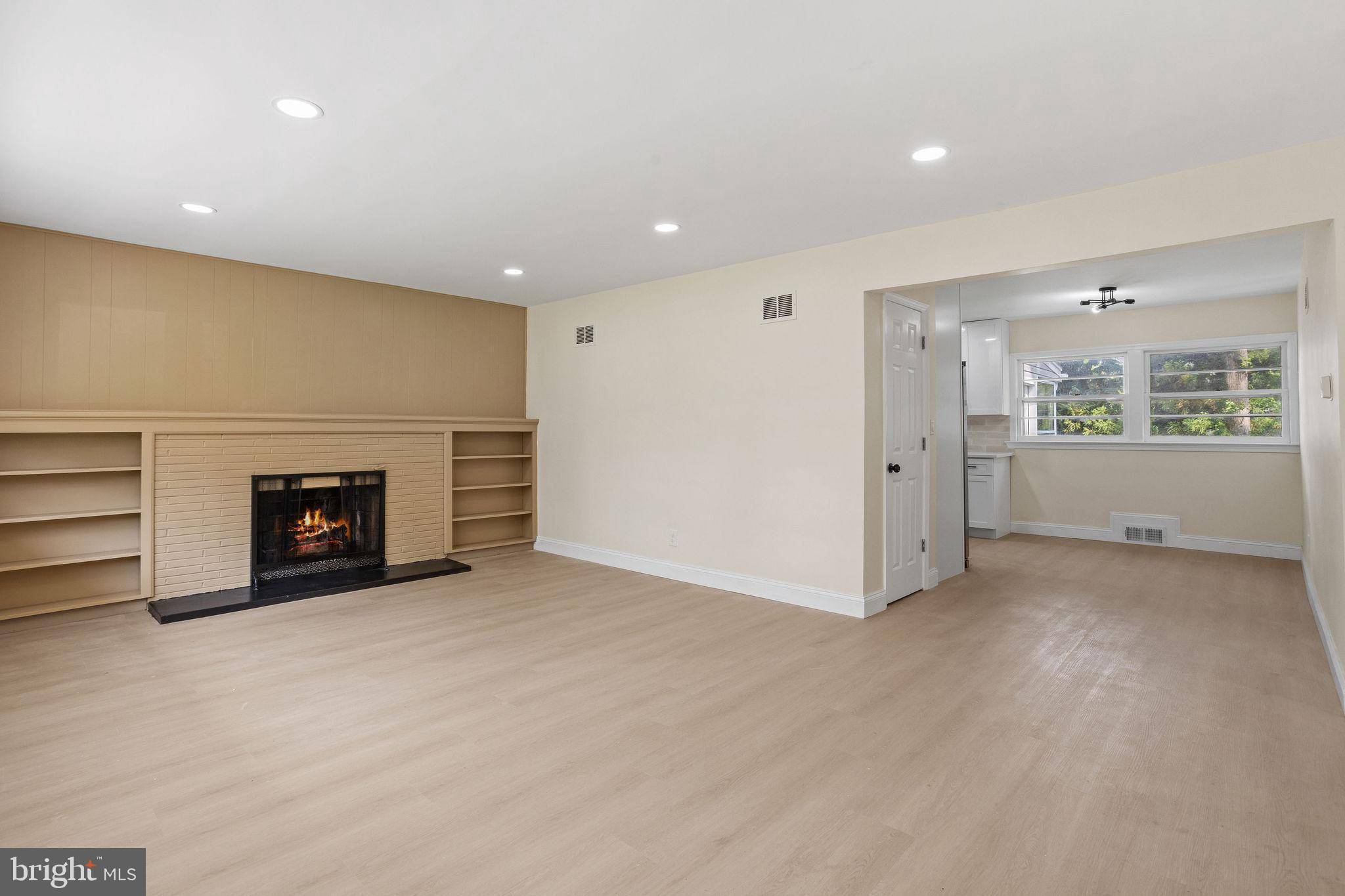 Ewing, NJ 08618,19 GLEN STEWART DR