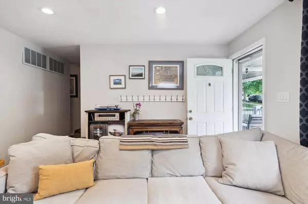 Falls Church, VA 22042,3234 DYE DR