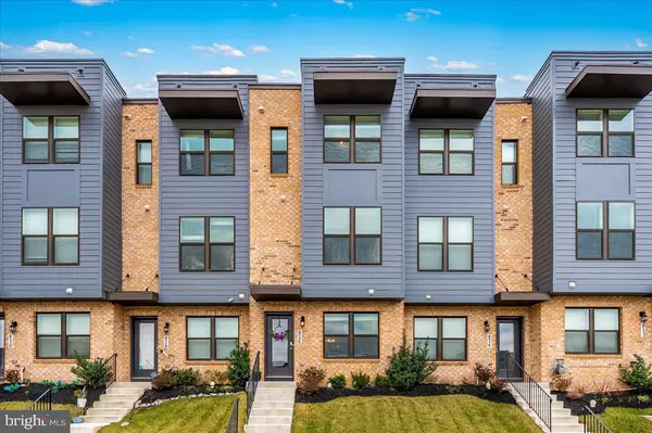 826 CREEKWAY DR, Frederick, MD 21701