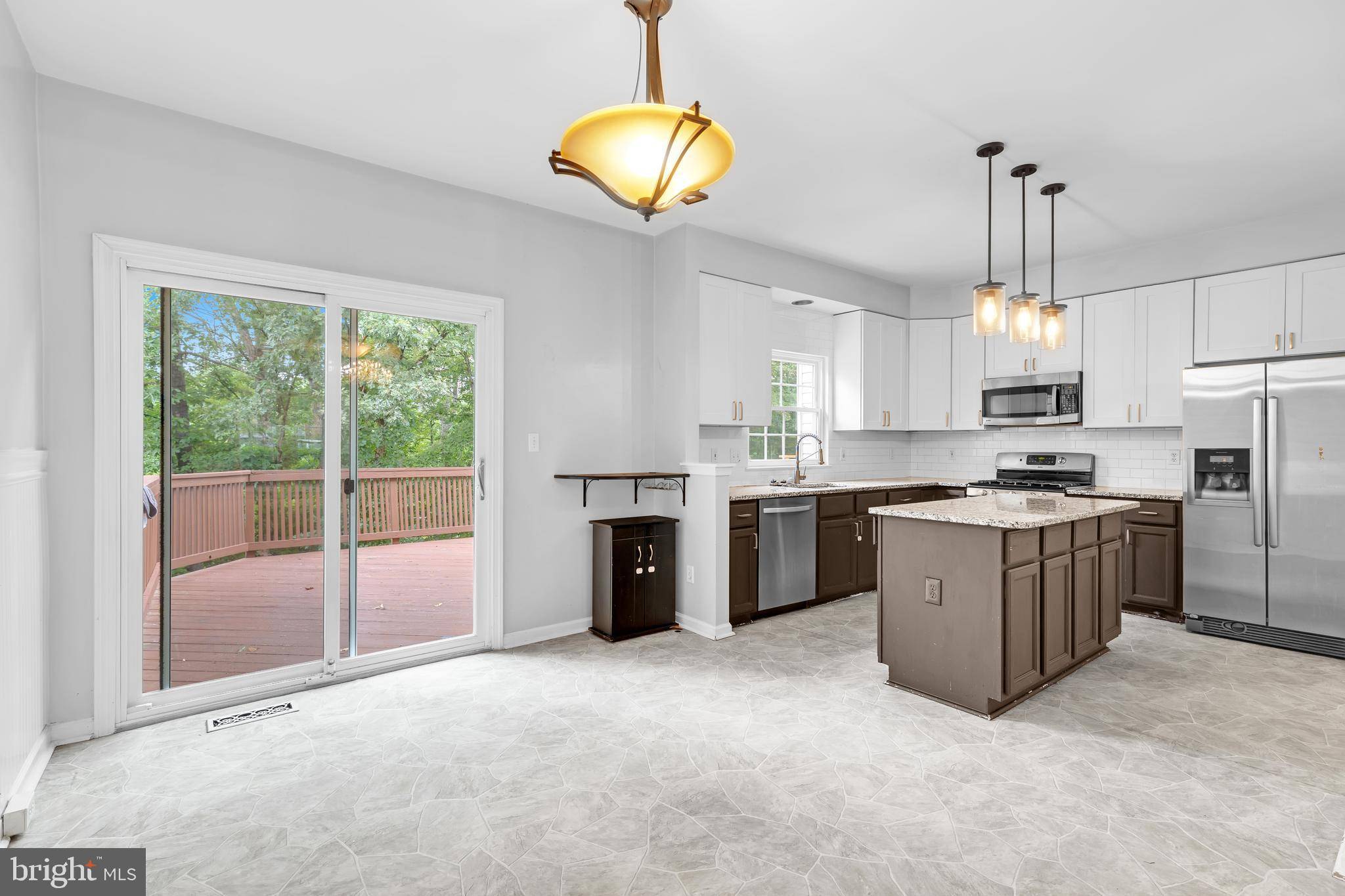 Centreville, VA 20121,6880 RIDGE WATER CT