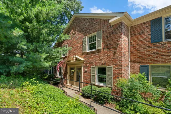 Springfield, VA 22152,8384 FORRESTER BLVD