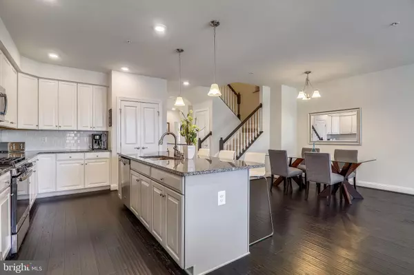 Greenbelt, MD 20770,5211 STREAM BANK LN #308F