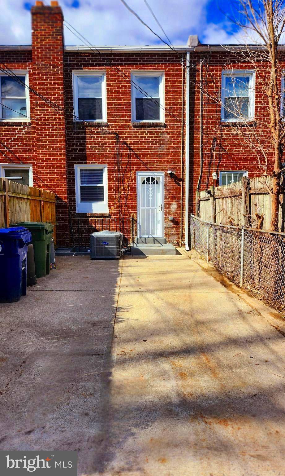 Baltimore, MD 21216,941 ELLICOTT DRIVEWAY