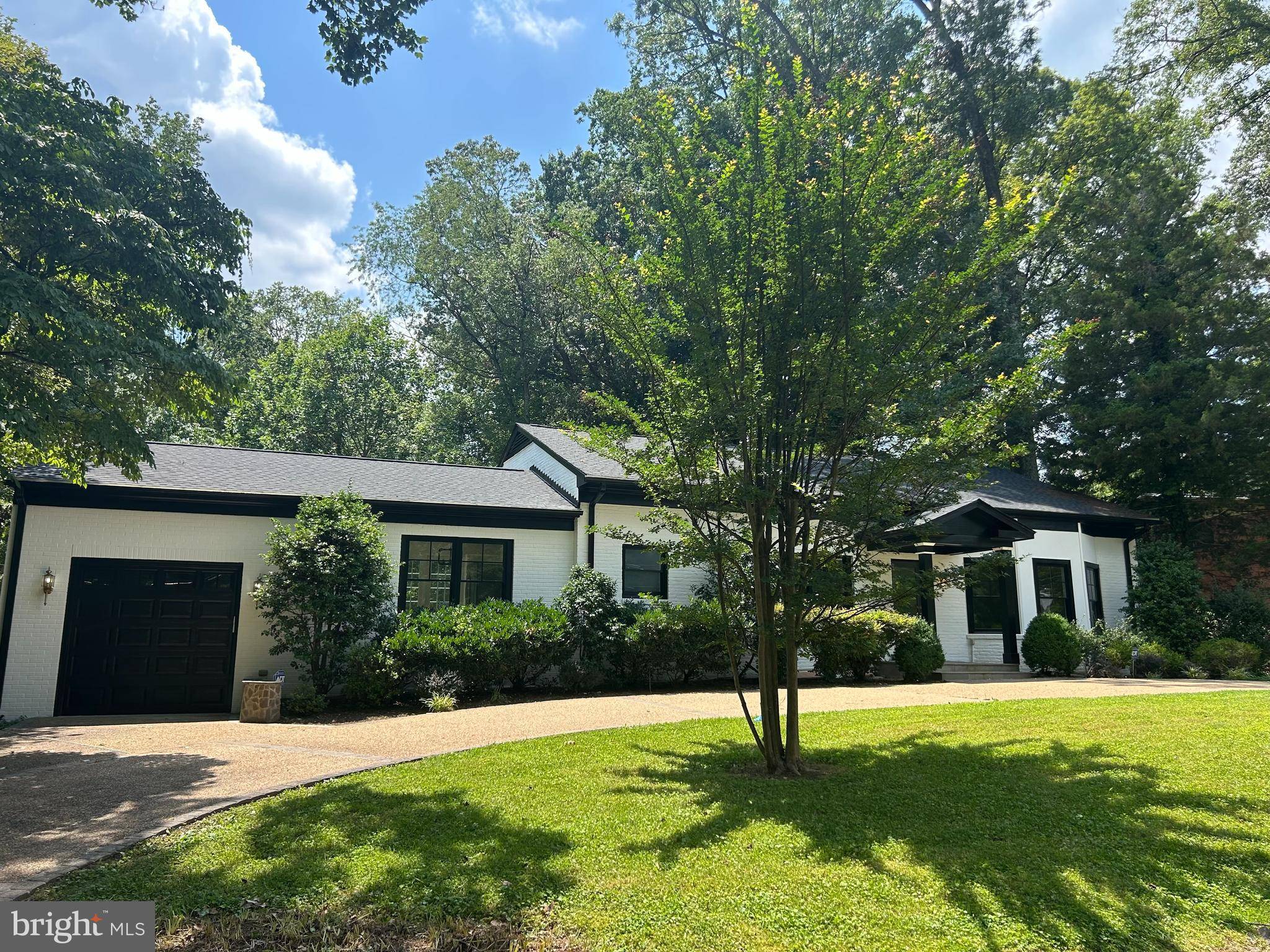 6353 CROSSWOODS DR, Falls Church, VA 22044