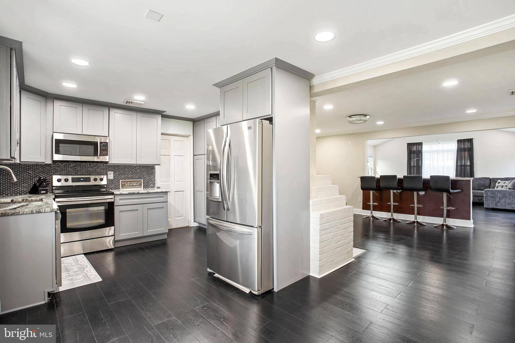 Levittown, PA 19055,37 OUTLOOK LN