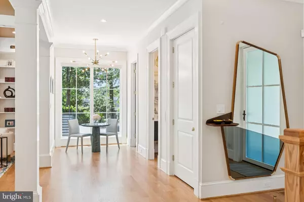 Washington, DC 20016,5537 HAWTHORNE PL NW