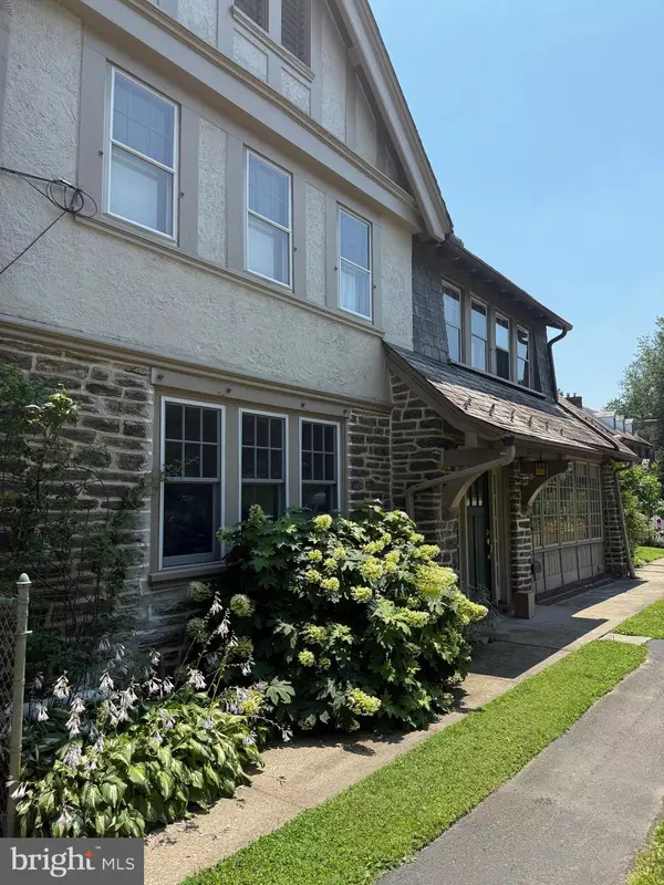 Philadelphia, PA 19119,6905 LINCOLN DR