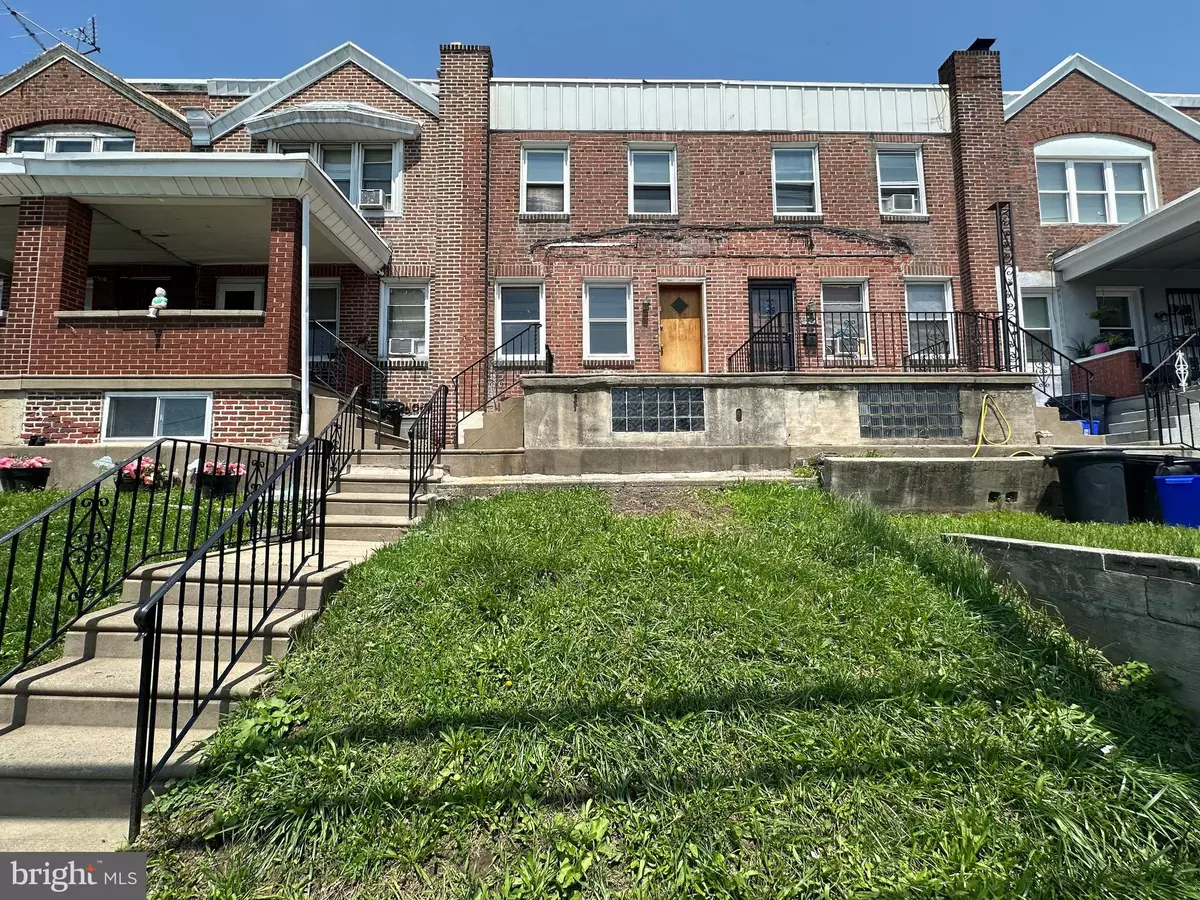 Philadelphia, PA 19142,6525 BUIST AVE