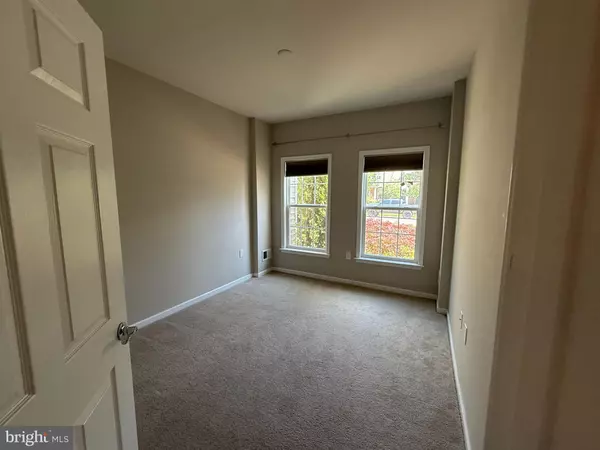 Fredericksburg, VA 22406,213 LONG POINT DR