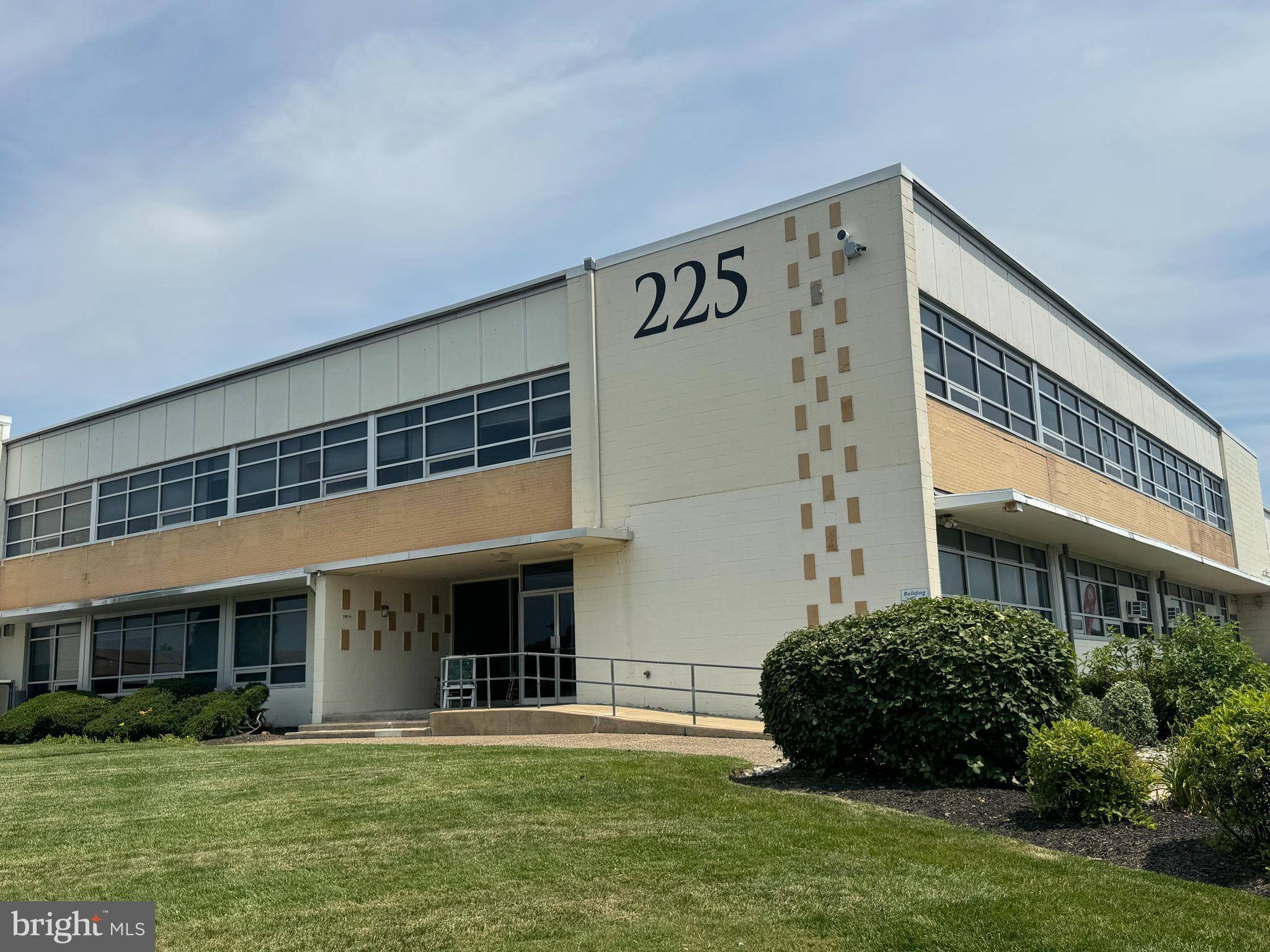 Fairless Hills, PA 19030,225 LINCOLN HWY #BLDG A, WAREHOUSE