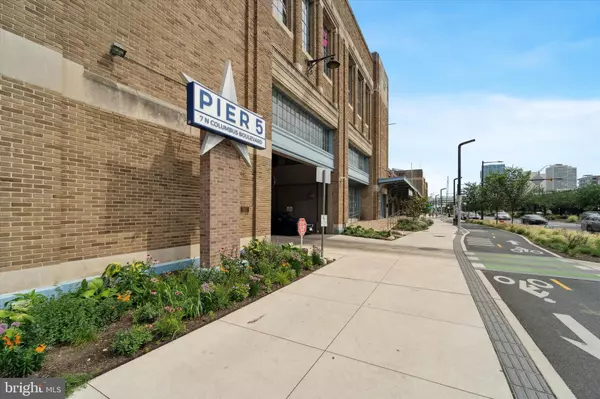 Philadelphia, PA 19106,7 N CHRISTOPHER COLUMBUS BLVD #130