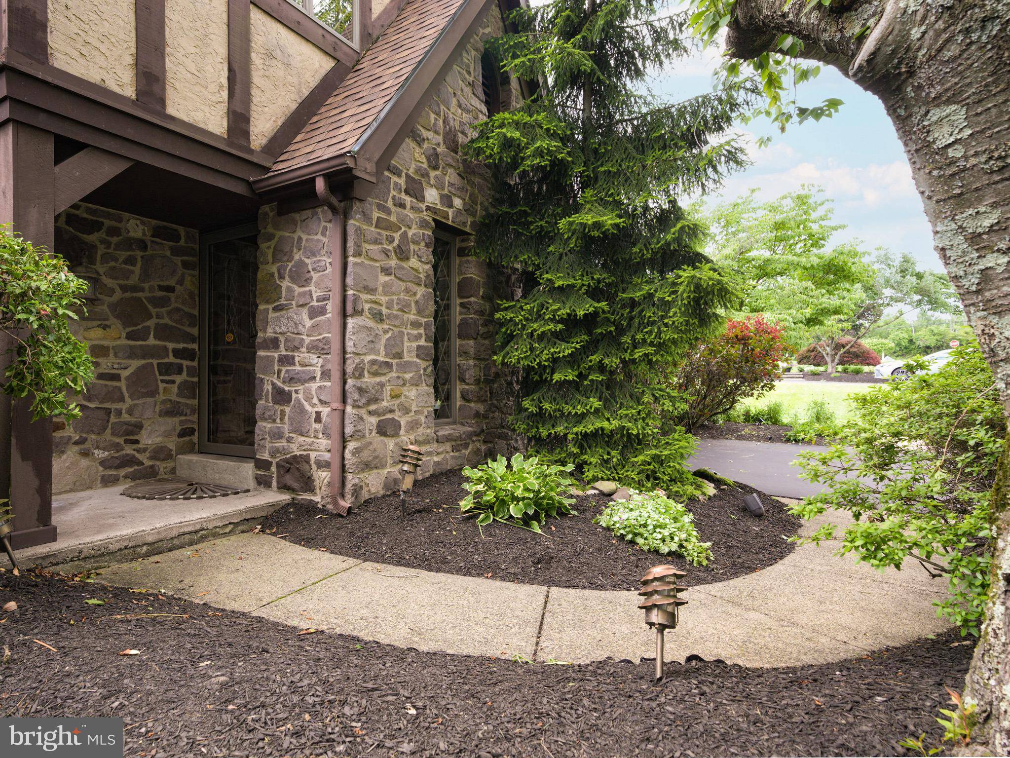 Newtown, PA 18940,13 COLONIAL DR