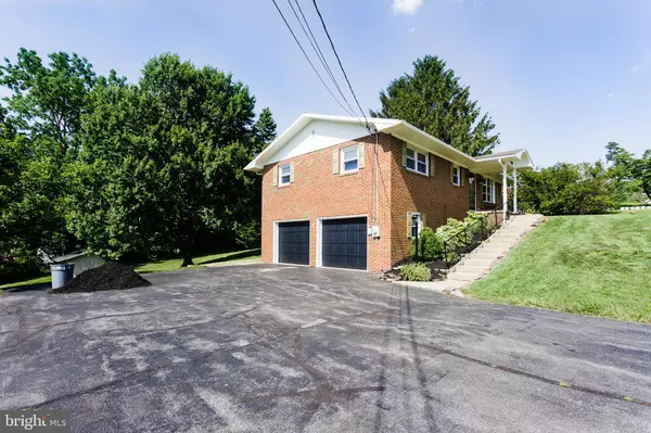 Chambersburg, PA 17202,1539 LAKE SHORE DR