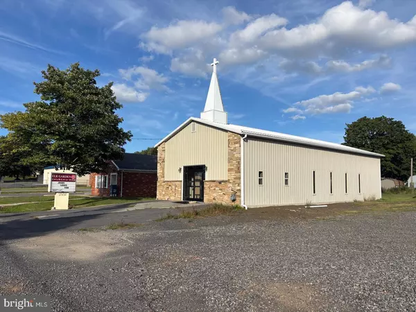 OAK STREET, Elk Garden, WV 26717