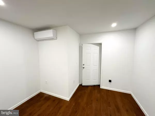Philadelphia, PA 19142,6518 GLENMORE AVE #1