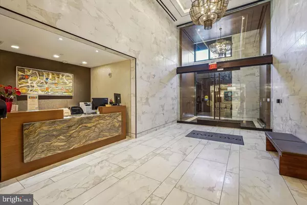 North Bethesda, MD 20852,930 ROSE AVE #1704