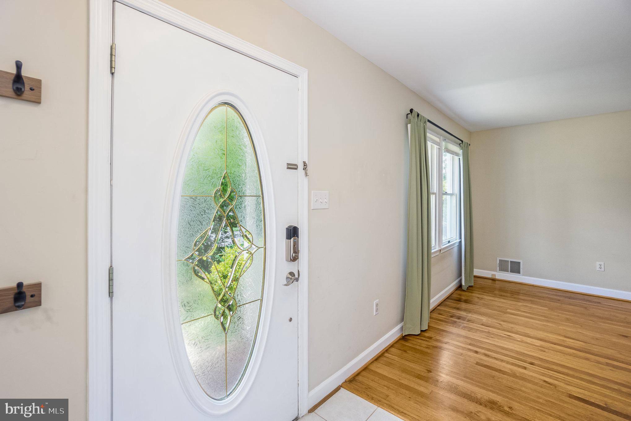 Falls Church, VA 22042,2962 STRATHMEADE ST