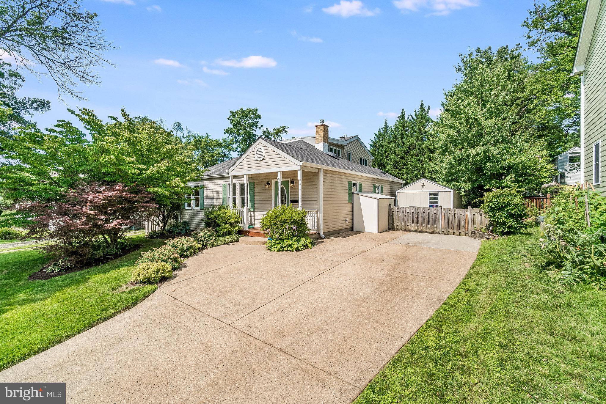 2962 STRATHMEADE ST, Falls Church, VA 22042