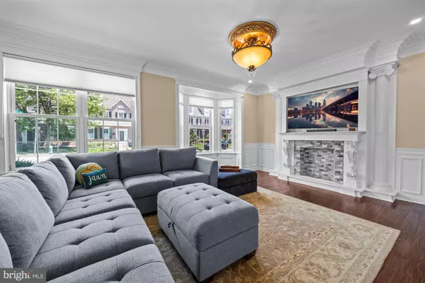 2124 W RESERVE DR, Philadelphia, PA 19145