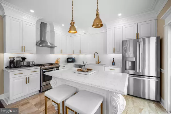 Philadelphia, PA 19145,2124 W RESERVE DR