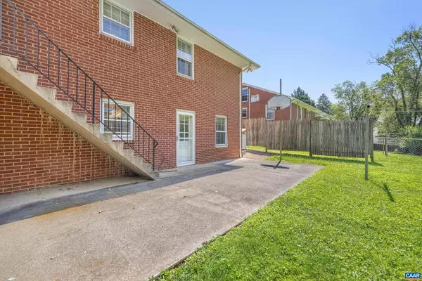 Charlottesville, VA 22901,608 DAVIS AVE