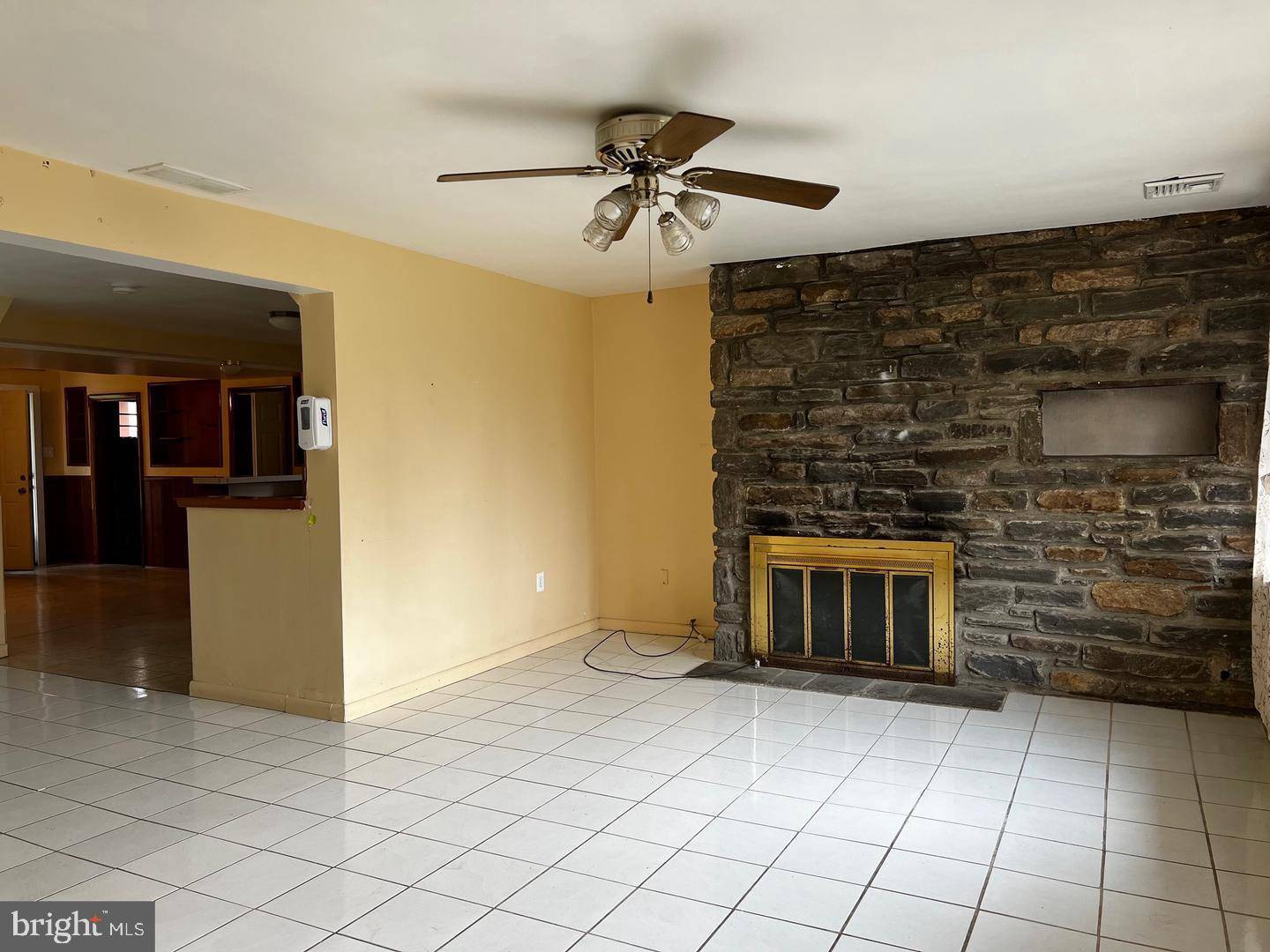Broomall, PA 19008,2166 SPROUL RD