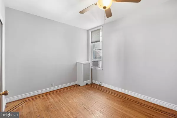 Philadelphia, PA 19130,862 N BEECHWOOD ST