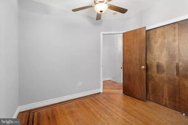 Philadelphia, PA 19130,862 N BEECHWOOD ST