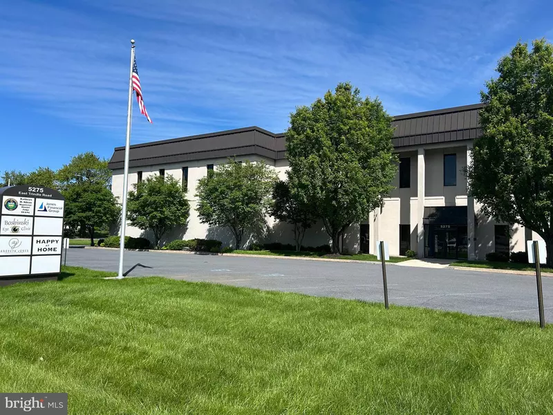 5275 E TRINDLE RD, Mechanicsburg, PA 17050